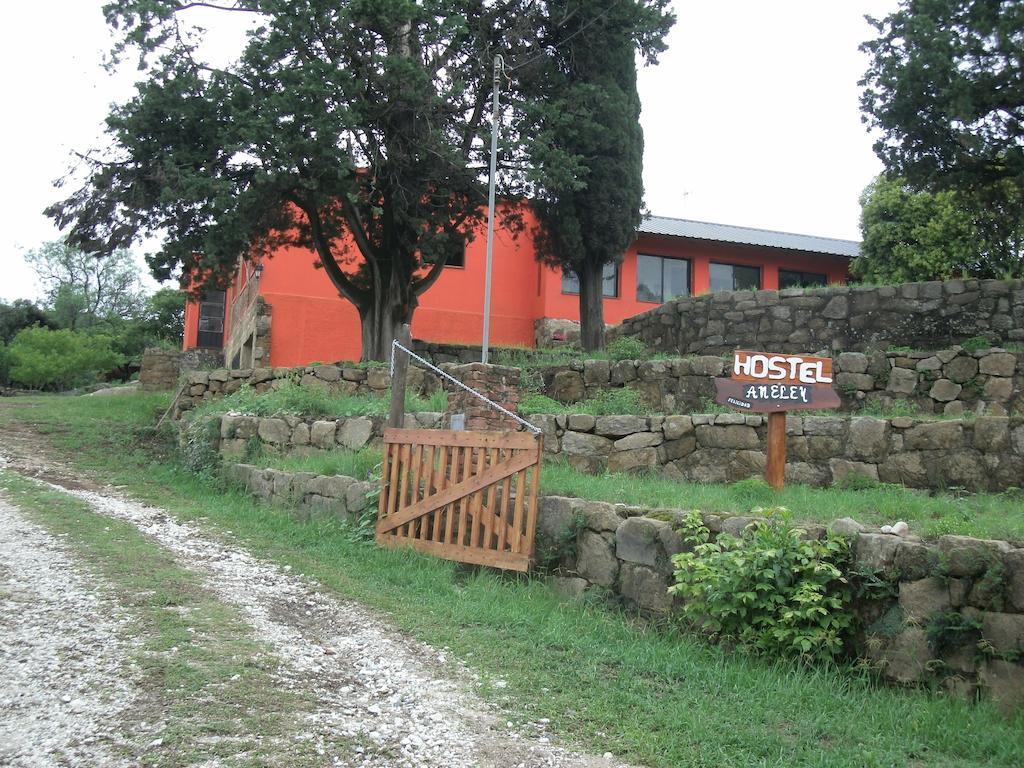 Hostel Aneley タンティ エクステリア 写真