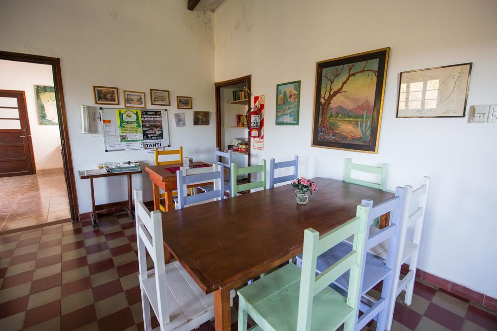 Hostel Aneley タンティ エクステリア 写真